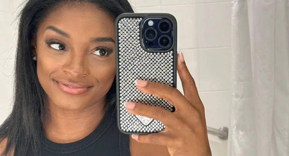 Simone Biles klaar met negativiteit: "Ik hoef geen kritiek over mijn haar"