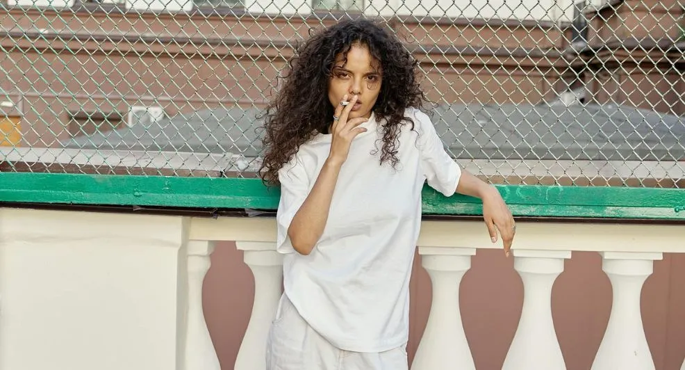 We zitten volop in 'Brat Summer': wij leggen uit waarom deze trend geweldig is