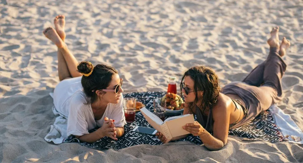 In je strandtas: de leukste strandboeken van 2024