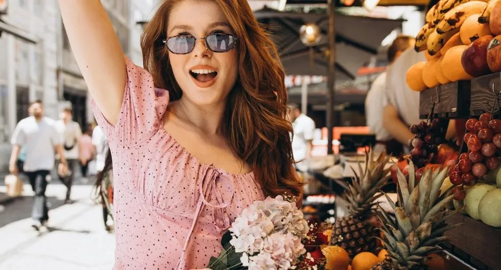 Flirten in de supermarkt? Dít is waarom mensen met een ananas rondlopen