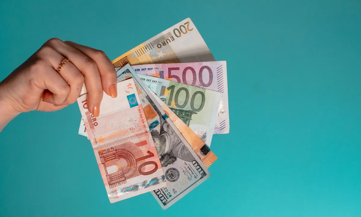 Moneytalk: dit is wat Nederlanders tussen de 25 en 45 jaar gemiddeld verdienen