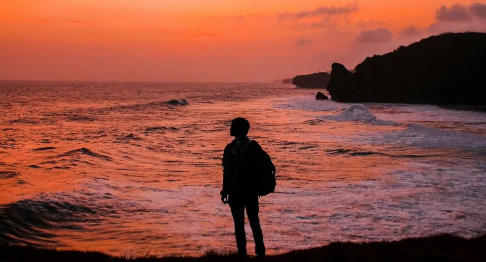 Sunset anxiety: waarom herfstavonden je zo enorm kunnen bekruipen