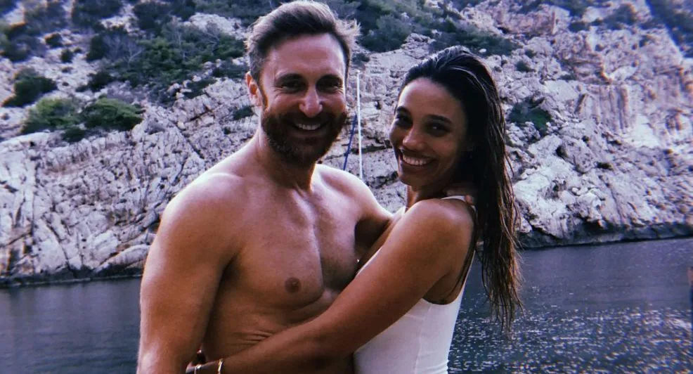 David Guetta viert verjaardag shirtloos en met indrukwekkend lichaam – op zijn 57e!