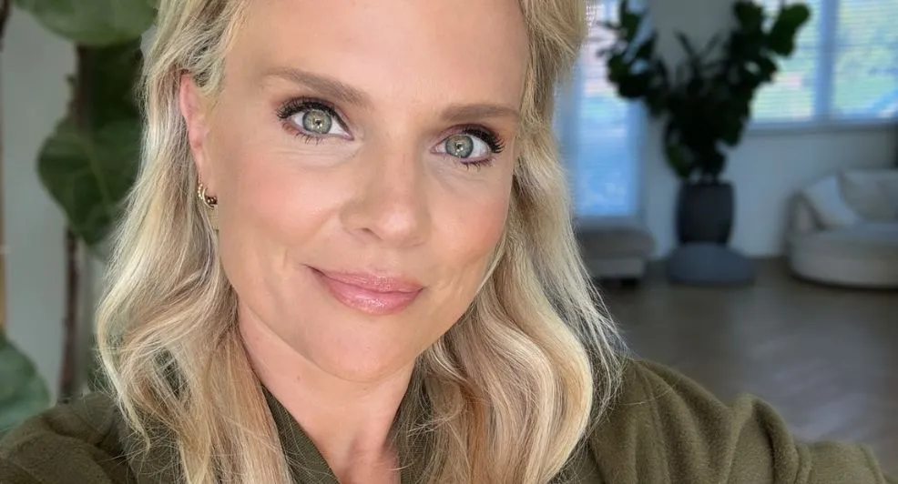 Eveline Stallaart fluit sensuele foto’s terug: een keuze anno 2025?