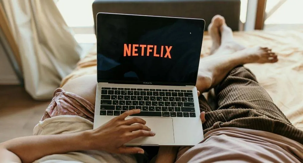 Nieuw kijkvoer in april: Déze 7 nieuwe films en series kan je op Netflix en Videoland verwachten