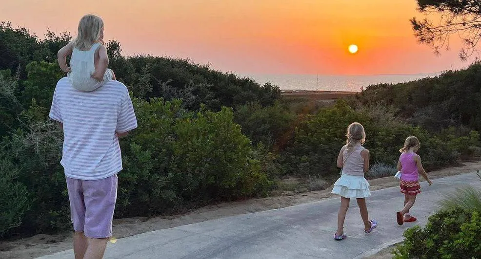 Wout Weghorst deelt eerste foto van zijn pasgeboren dochter Wies