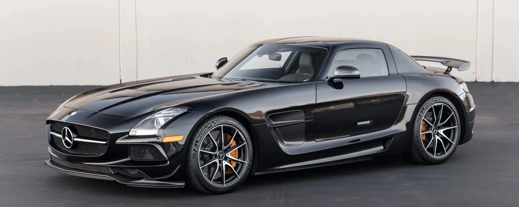 De Mercedes-Benz SLS AMG Black Series uit 2014 verbluft op een veiling
