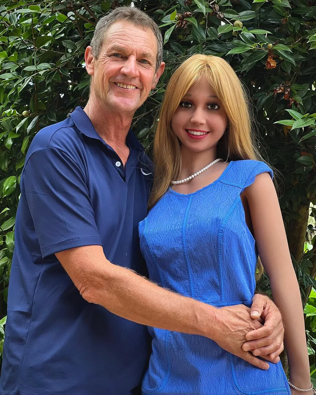 54-jarige man uit Australië heeft een relatie met een sekspop