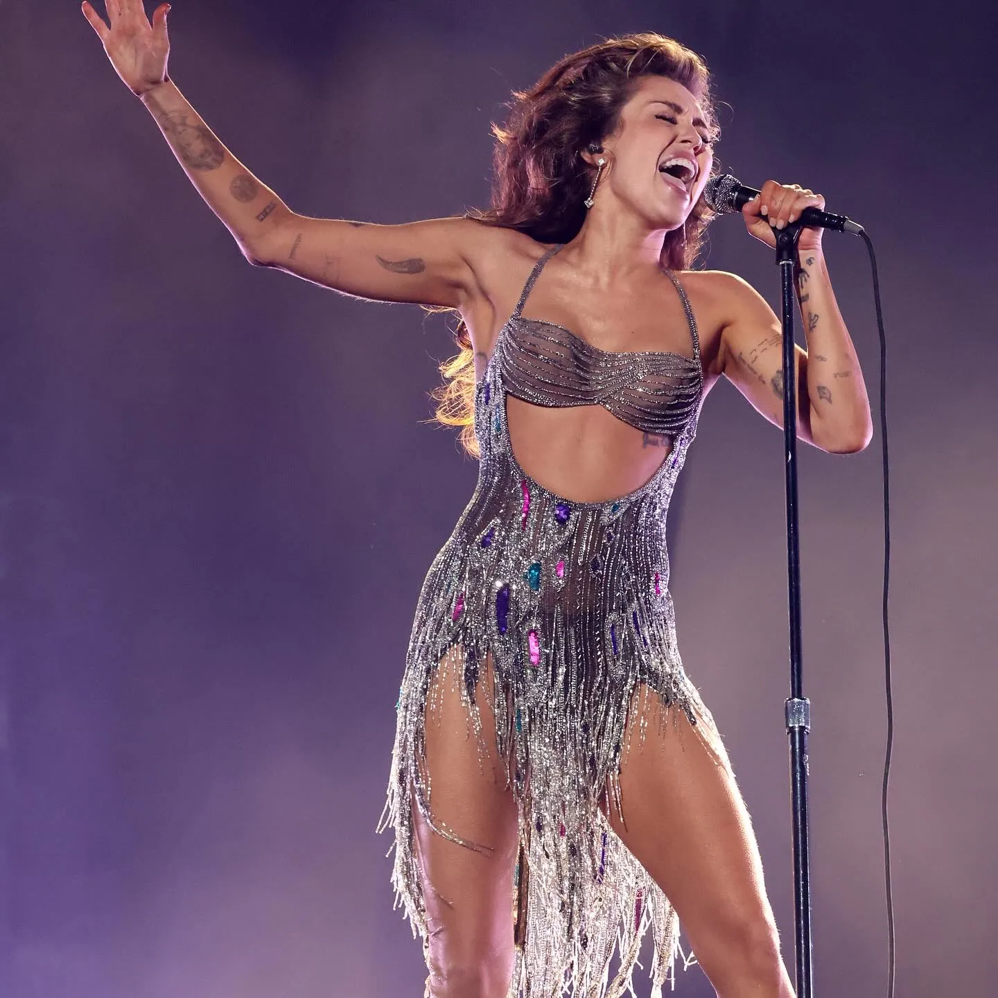 Taylor Swift, Miley Cyrus en Karol G vullen prijzenkast tijdens Grammy Awards 2024
