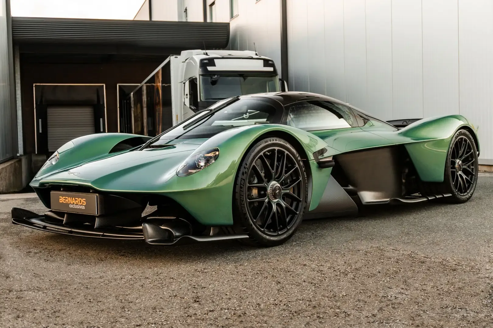 Deze tweedehands Aston Martin Valkyrie staat te koop voor miljoenen