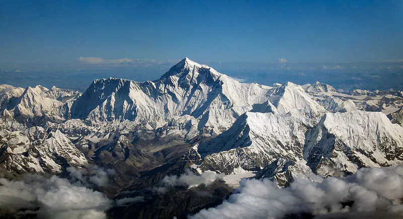 800px mount everest as seen from drukair2 plw edit