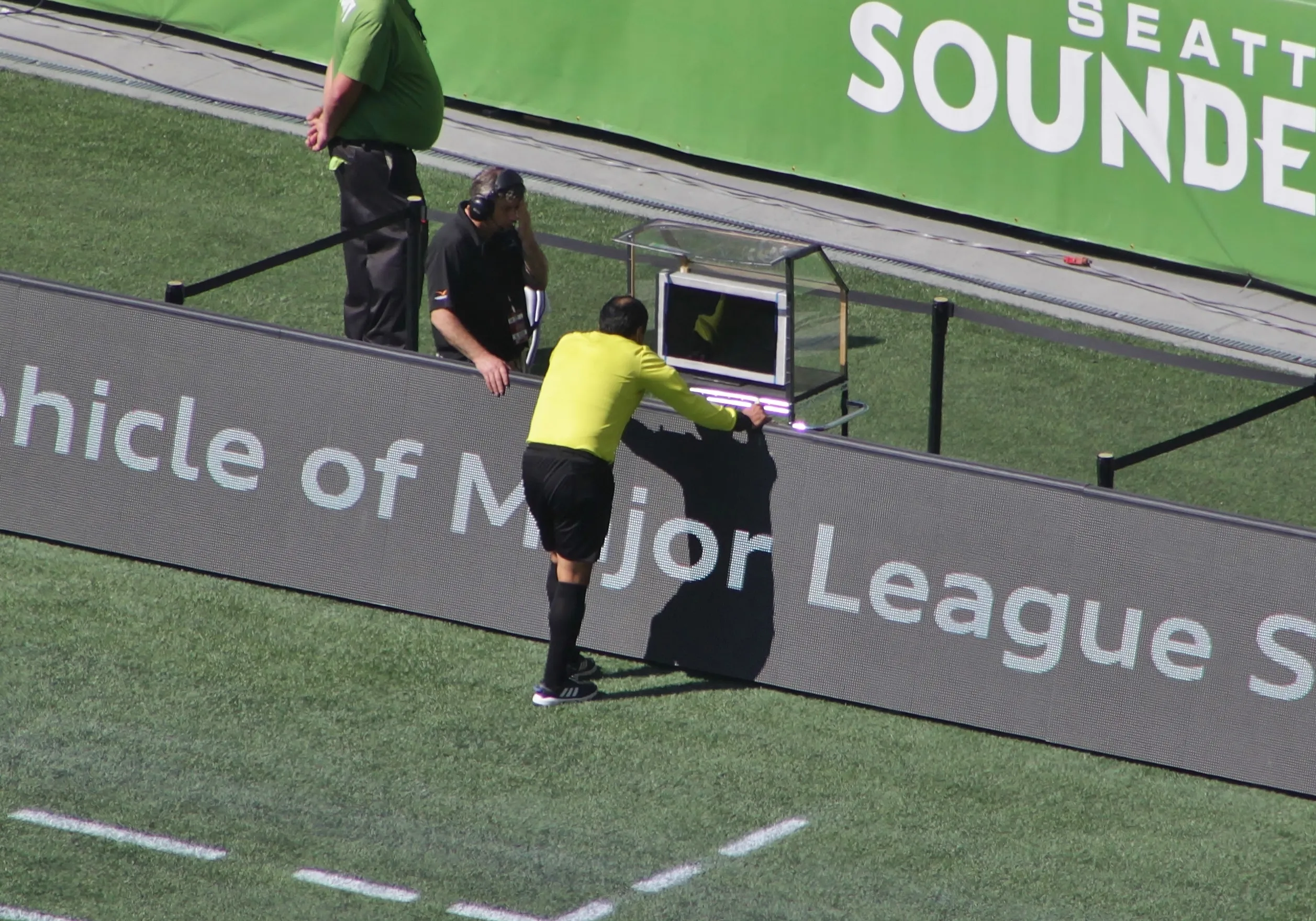 baldomero toledo checks var seattle sounders vs sporting kansas city