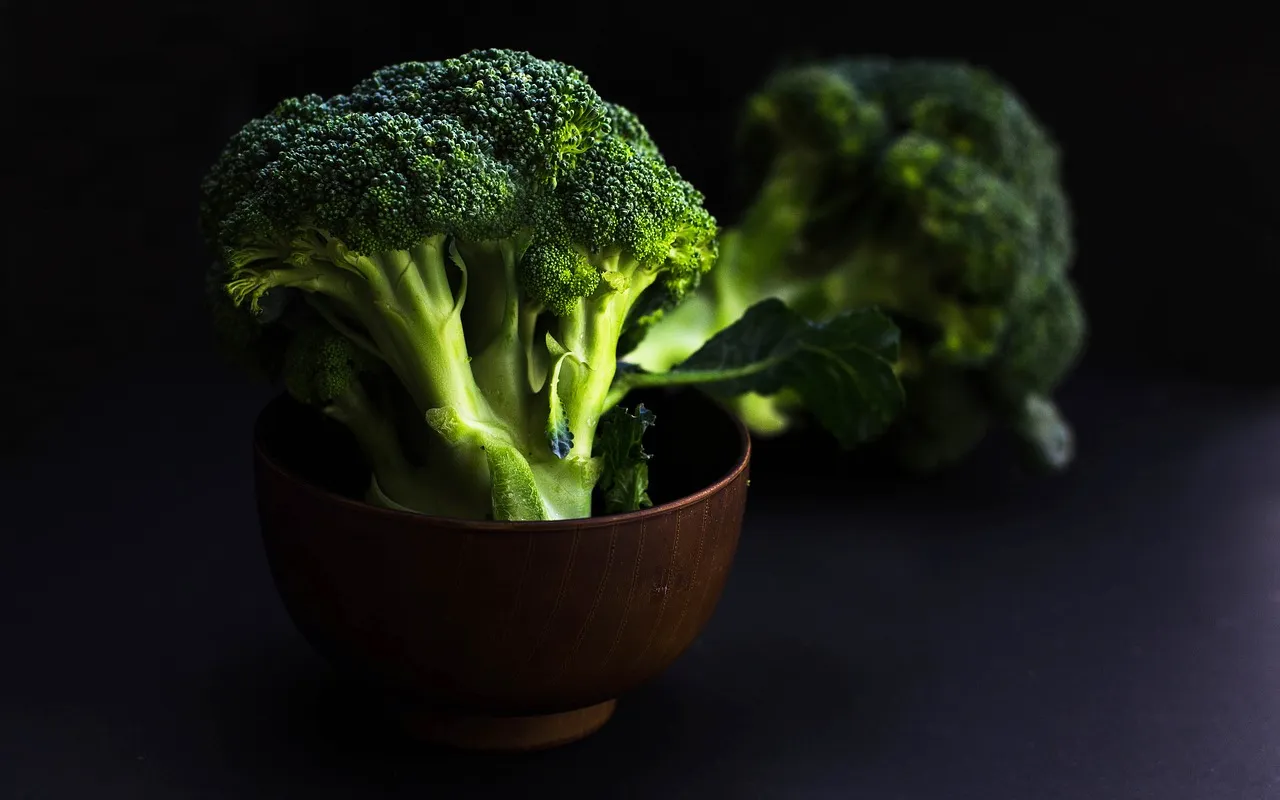 bowl of broccoli 2584307 1280