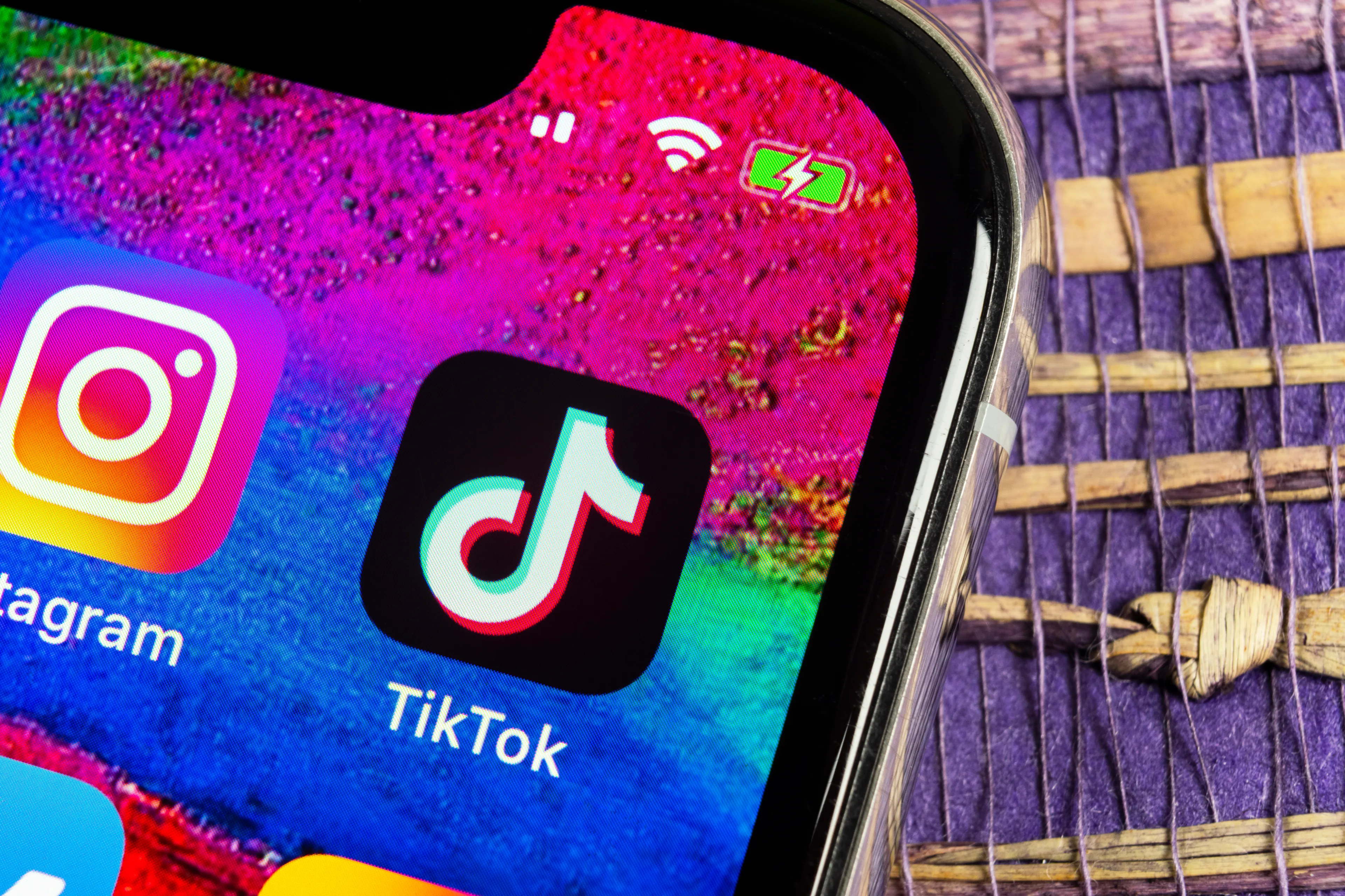 Nieuwe functie van TikTok vertelt waarom je bepaalde video's op je tijdlijn krijgt