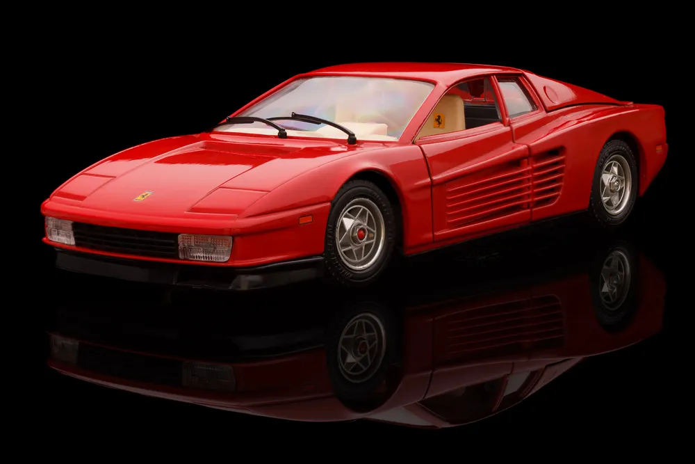 Gestolen Ferrari gaat de wereld over en duikt op in Londen