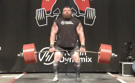 Eddie Hall schrijft geschiedenis en tilt als eerste mens ooit 500 kg