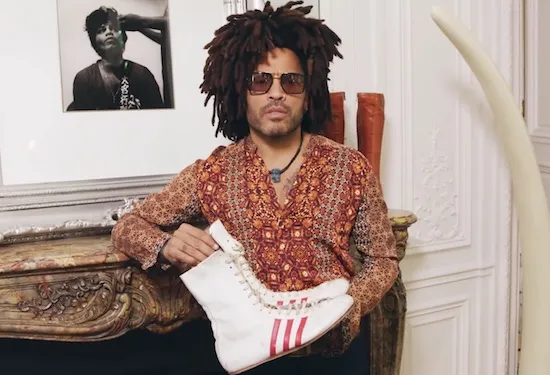 Lenny Kravitz showt zijn huis in Parijs en legendarische verzameling