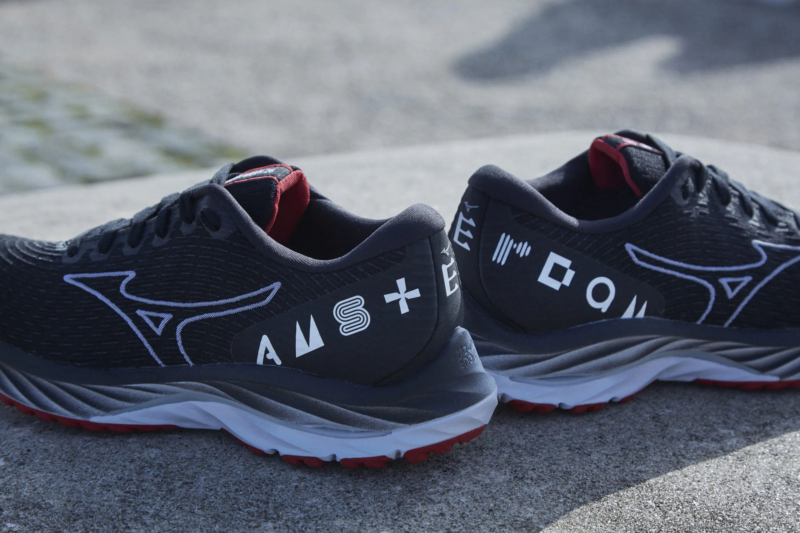 Mizuno's nieuwe hardloopschoen is een ode aan onze hoofdstad