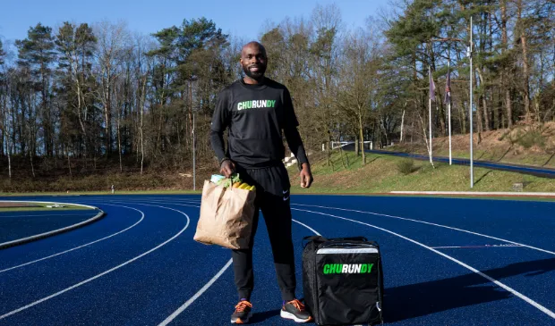 Churandy Martina komt met hardlopende flitsbezorging: Churundy