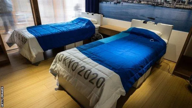 ‘Antiseksbedden’ bij de Olympische Spelen op hilarische wijze ontkracht