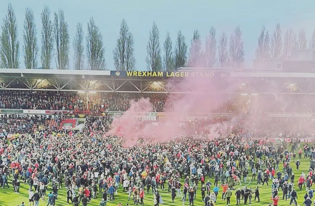 Wrexham's Turf Pub 'leeggedronken' na de historische promotie naar de EFL