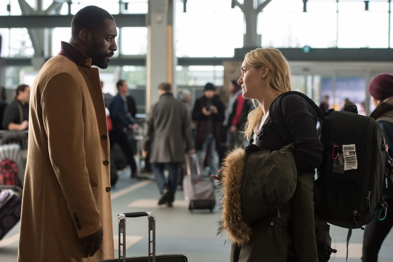 idris elba and kate winslet the mountain between us