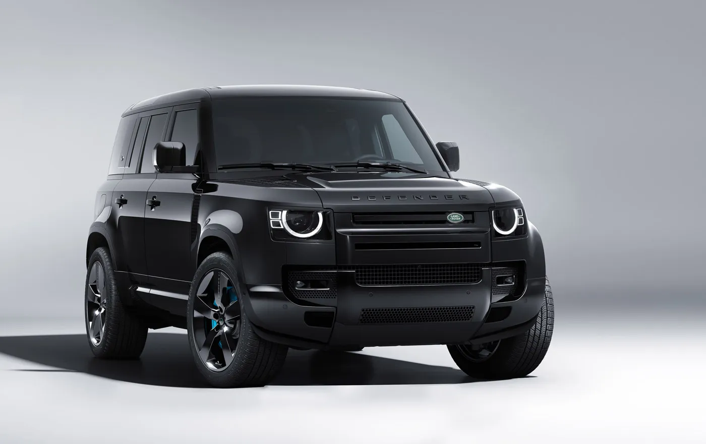 land rover defender bond edition 3