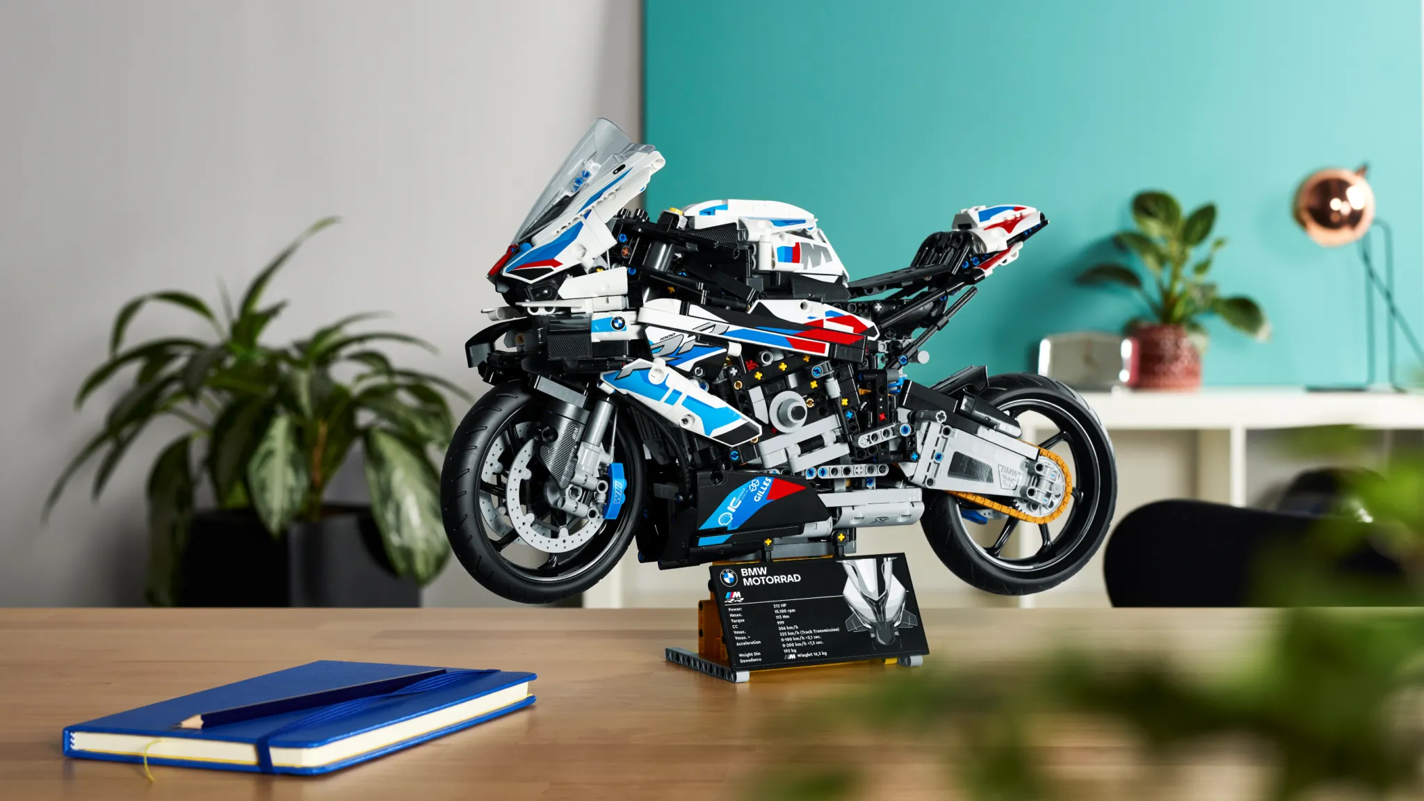 lego x bmw m1000rr 1 2048x1152 1