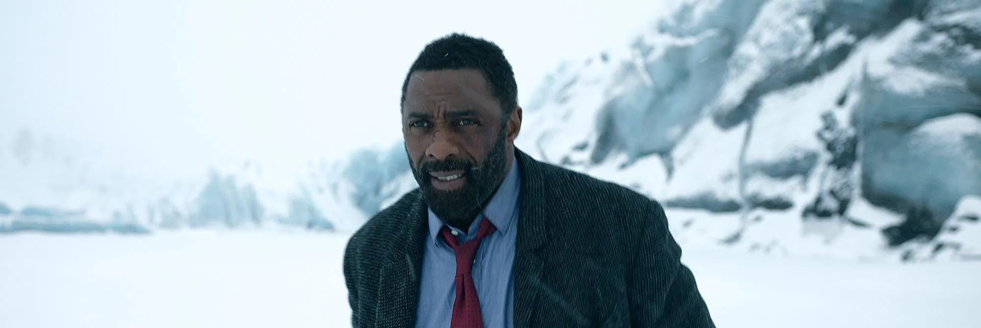 Met keiharde trailer is Idris Elba officieel terug als DC John Luther
