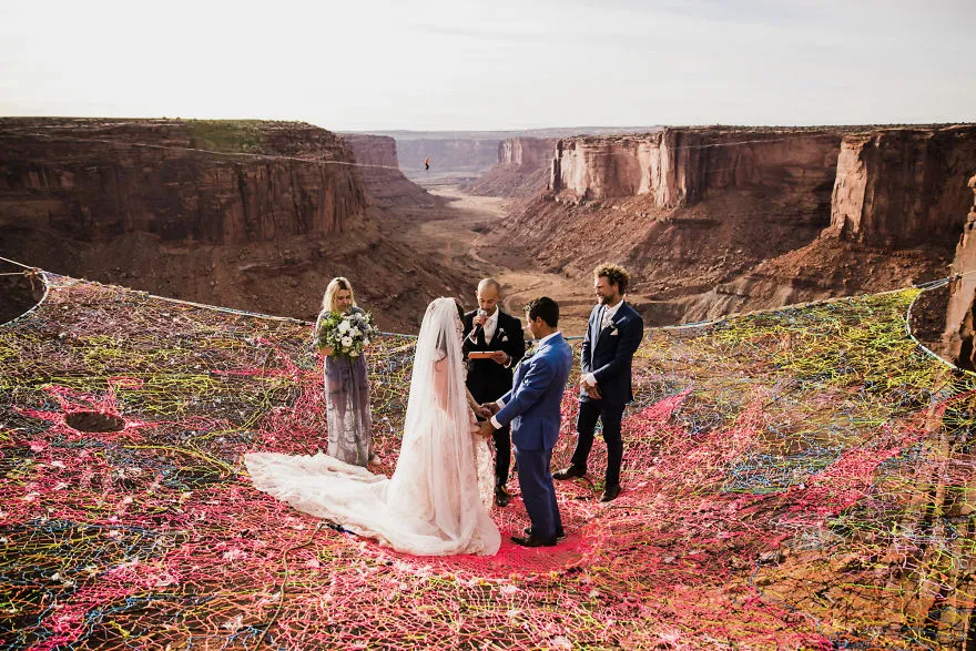marriage done at 120 meters high will take your breath away 5a65abd925d4c 880