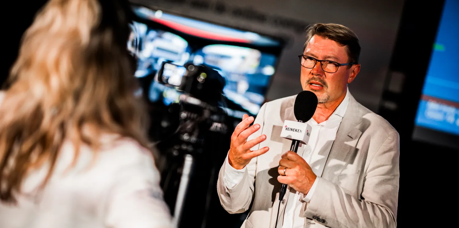 Q&A met Mika Häkkinen: ‘Max Verstappen behoort nu al tot de grootsten aller tijden’