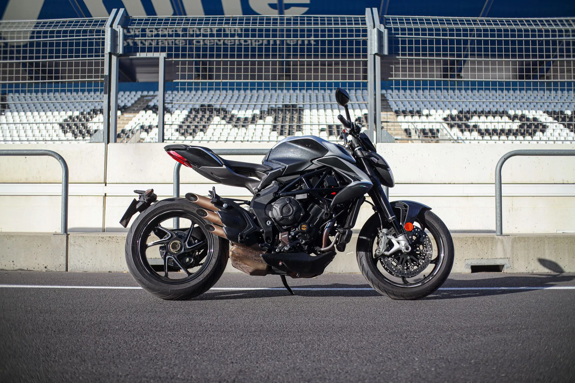 mv agusta brutale 800rr 14