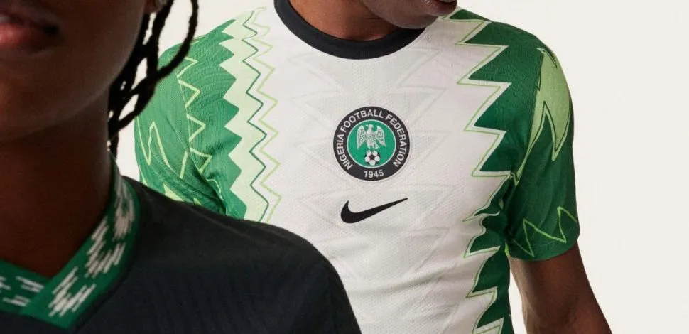 Het voetbalshirt van Nigeria is traditiegetrouw keihard