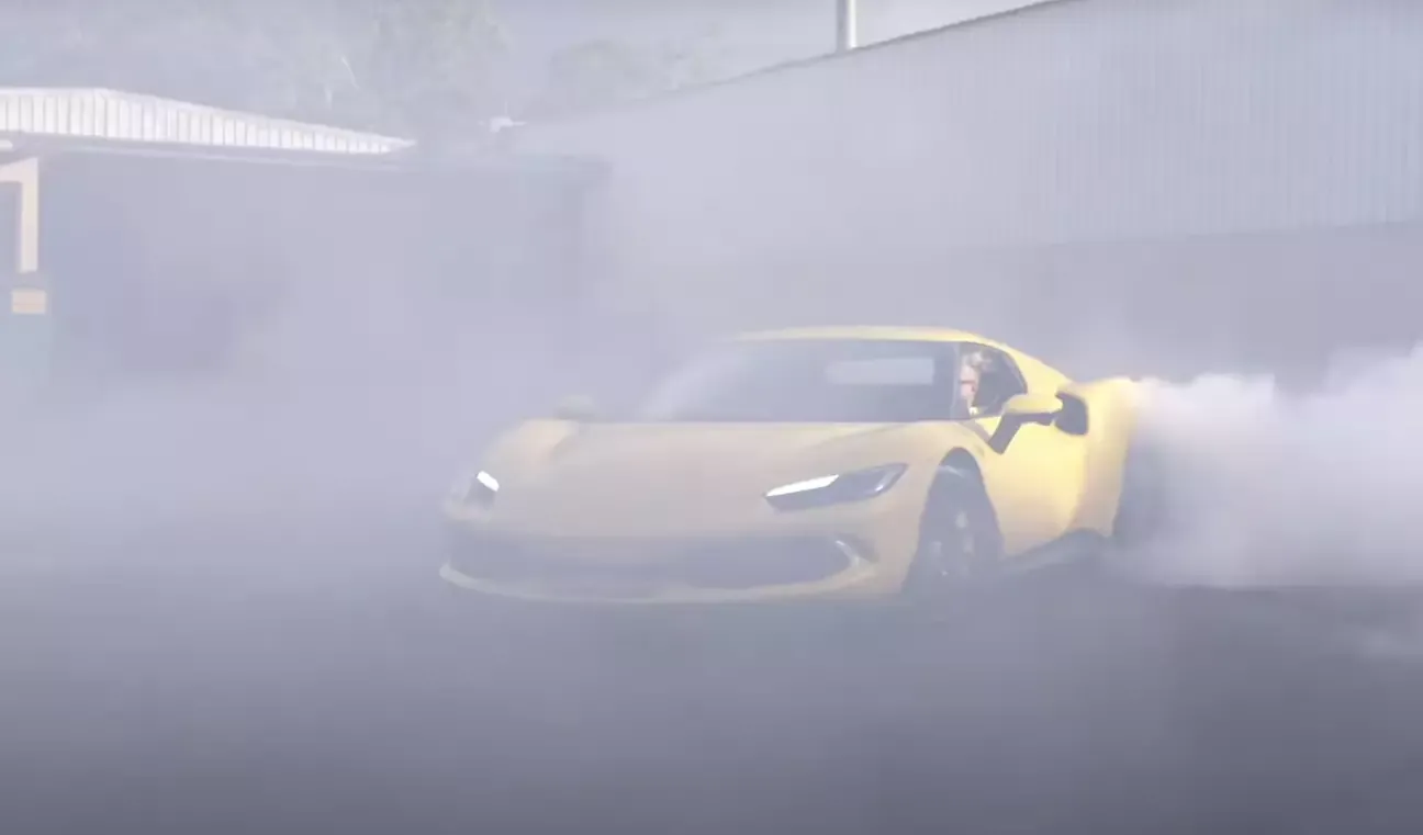 Jake Paul sloopt peperdure Ferrari binnen een uur