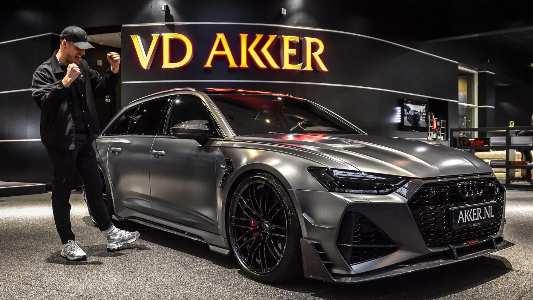 Opperbaas Giel de Winter schaft megadikke Audi RS6-R van ABT aan