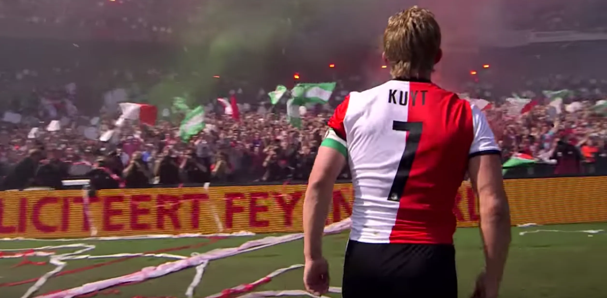 Voetballegende Dirk Kuijt maakt de stap van de grasmat naar de boksring