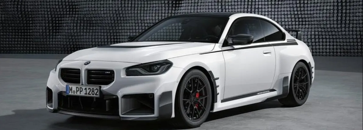 Het M-perfomance pakket van de 2023 BMW M2 maakt deze wagen helemaal af