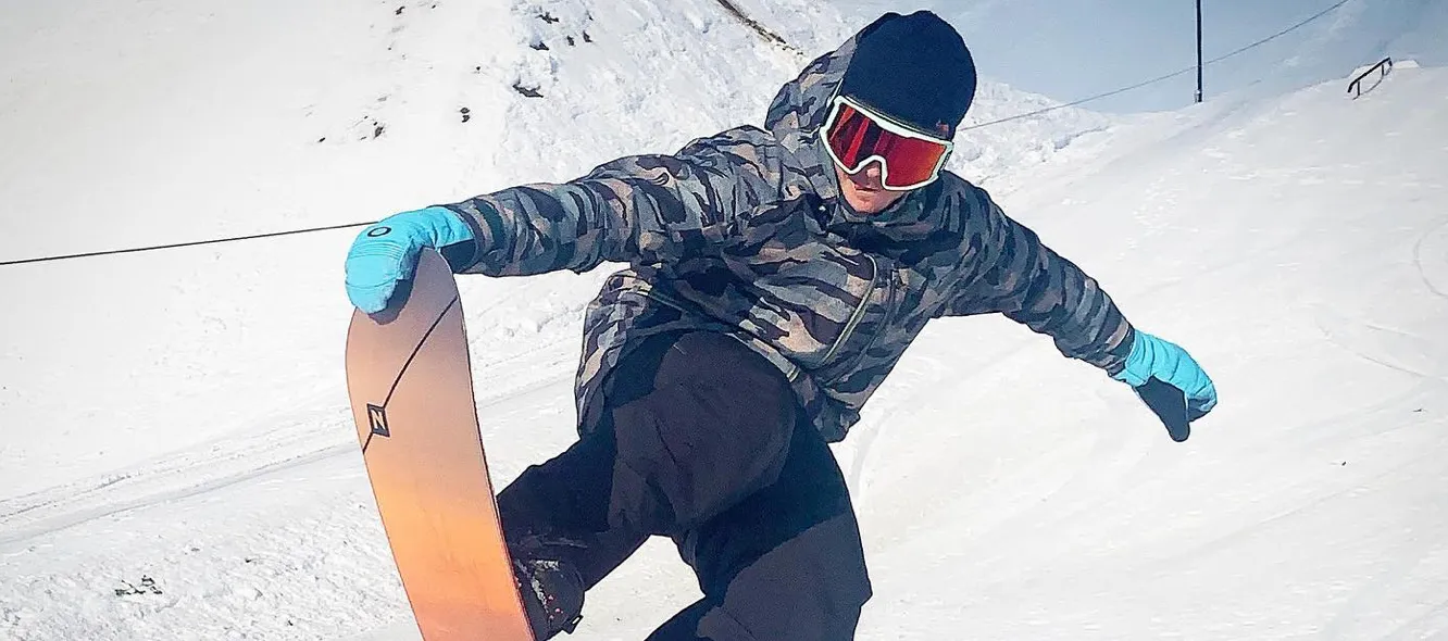Sébastien Toutant flikt het weer en laat ons van zieke snowboard video genieten