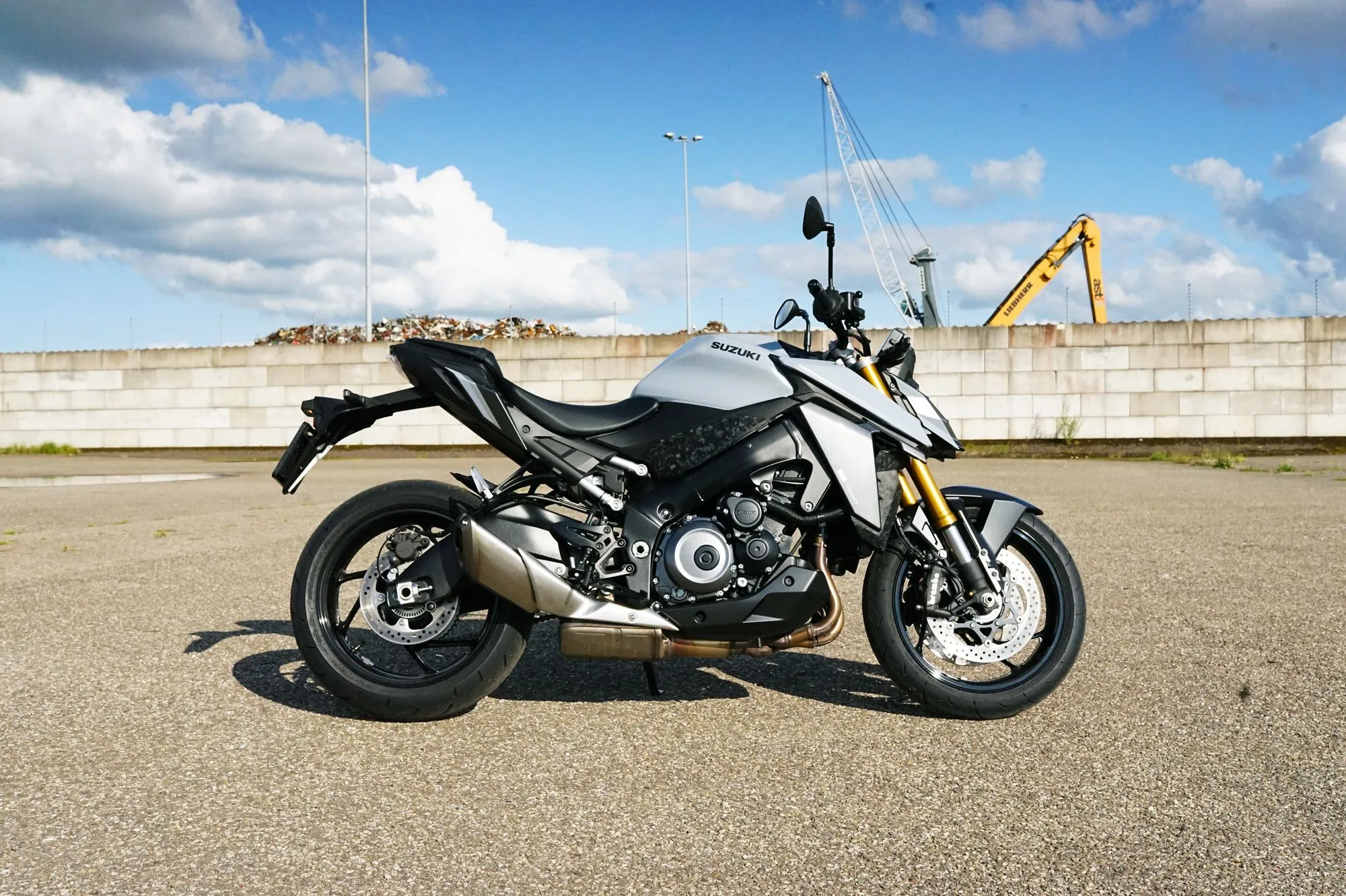 suzuki gsx s1000 fhm16