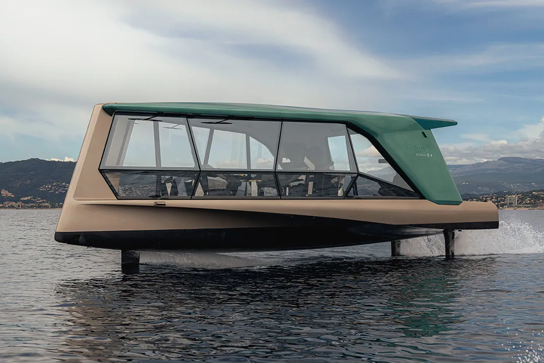 the icon eboat by bmw 0 hero
