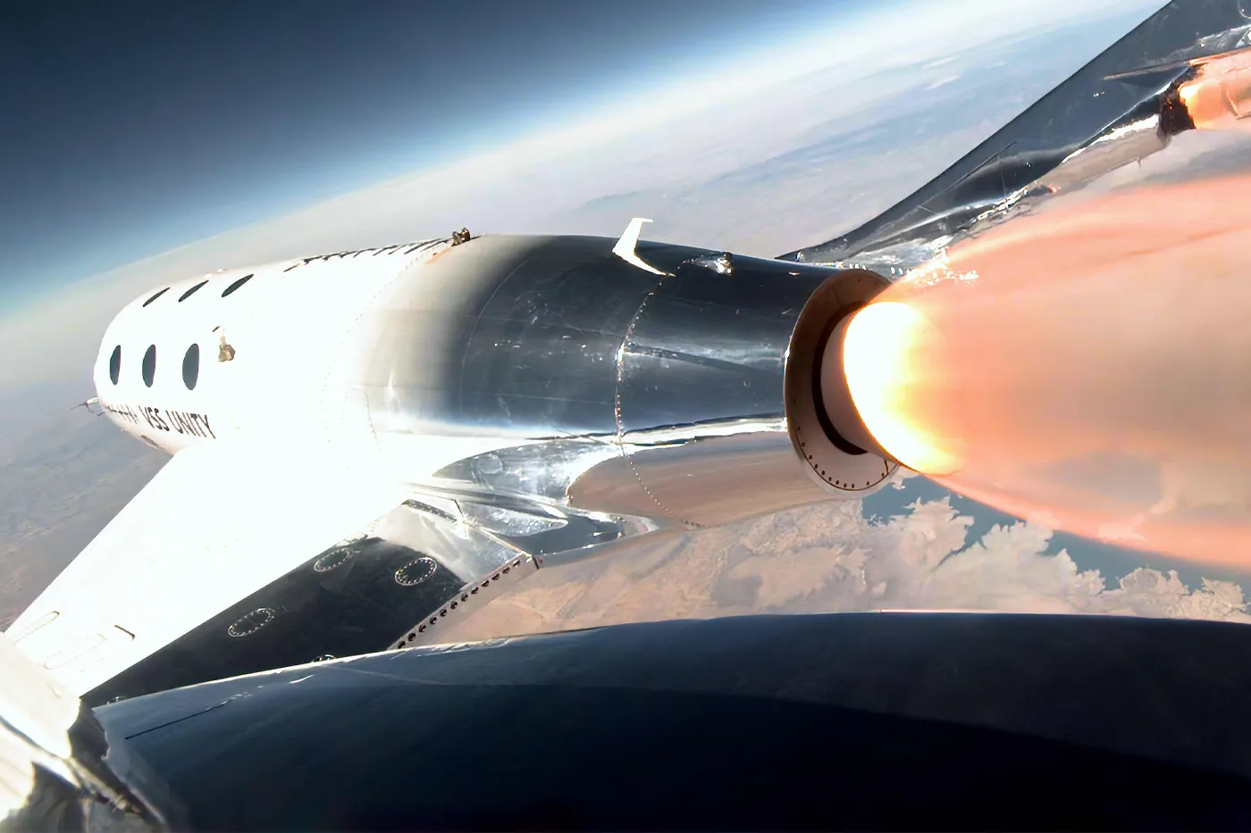 virgin galactic begins commercial space flights news info 001