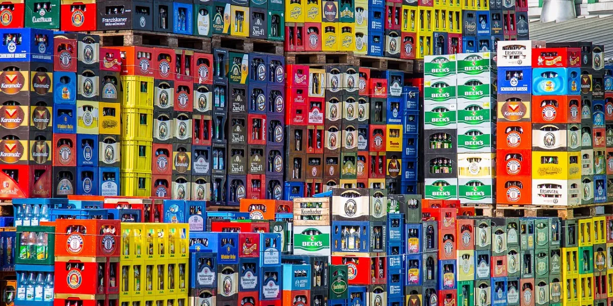 Belgisch stel wordt na bruiloft thuis ontvangen met ruim 650 kratten bier