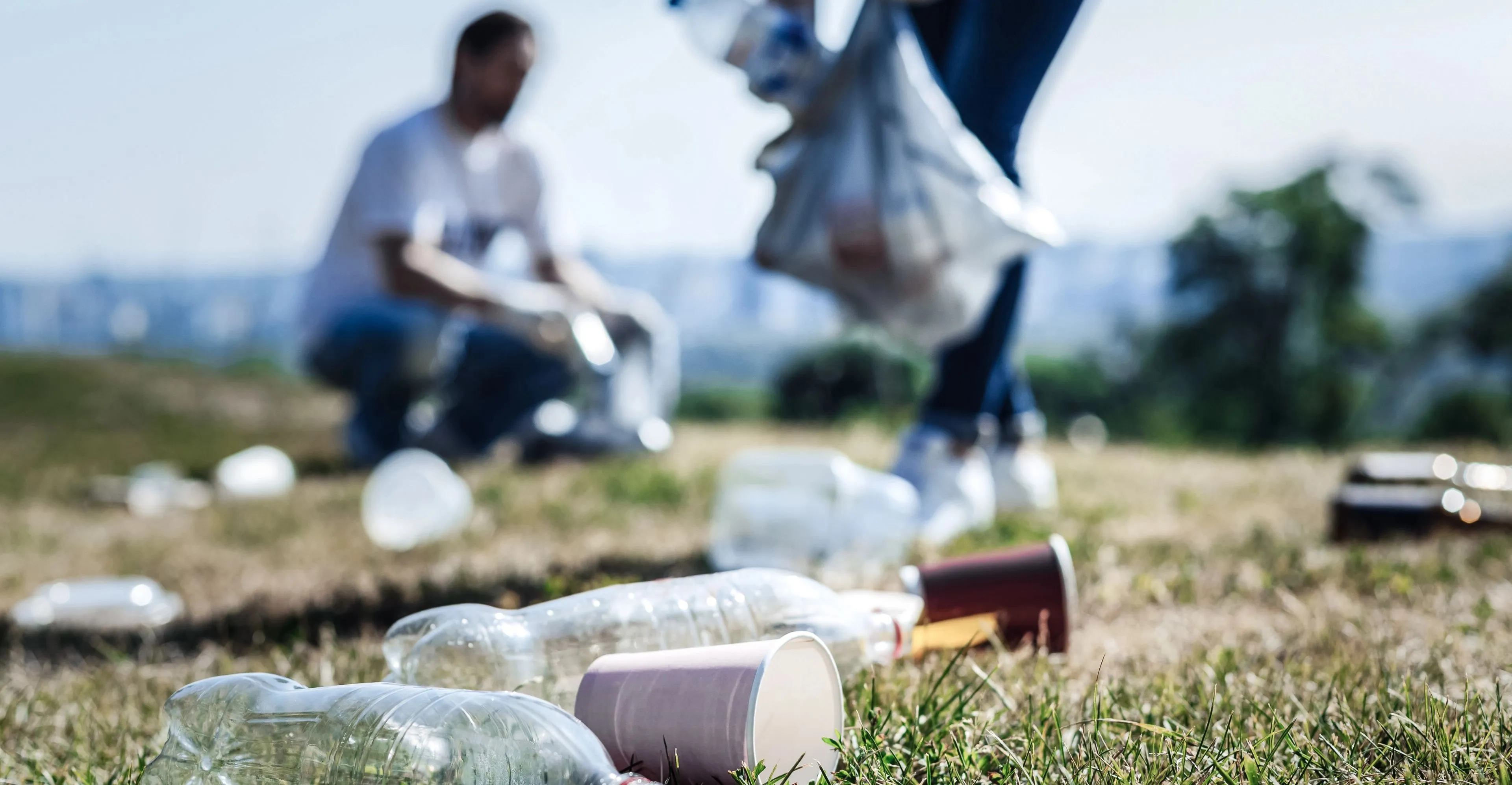 Blikjesjagers verdienen een fortuin per dag aan statiegeld