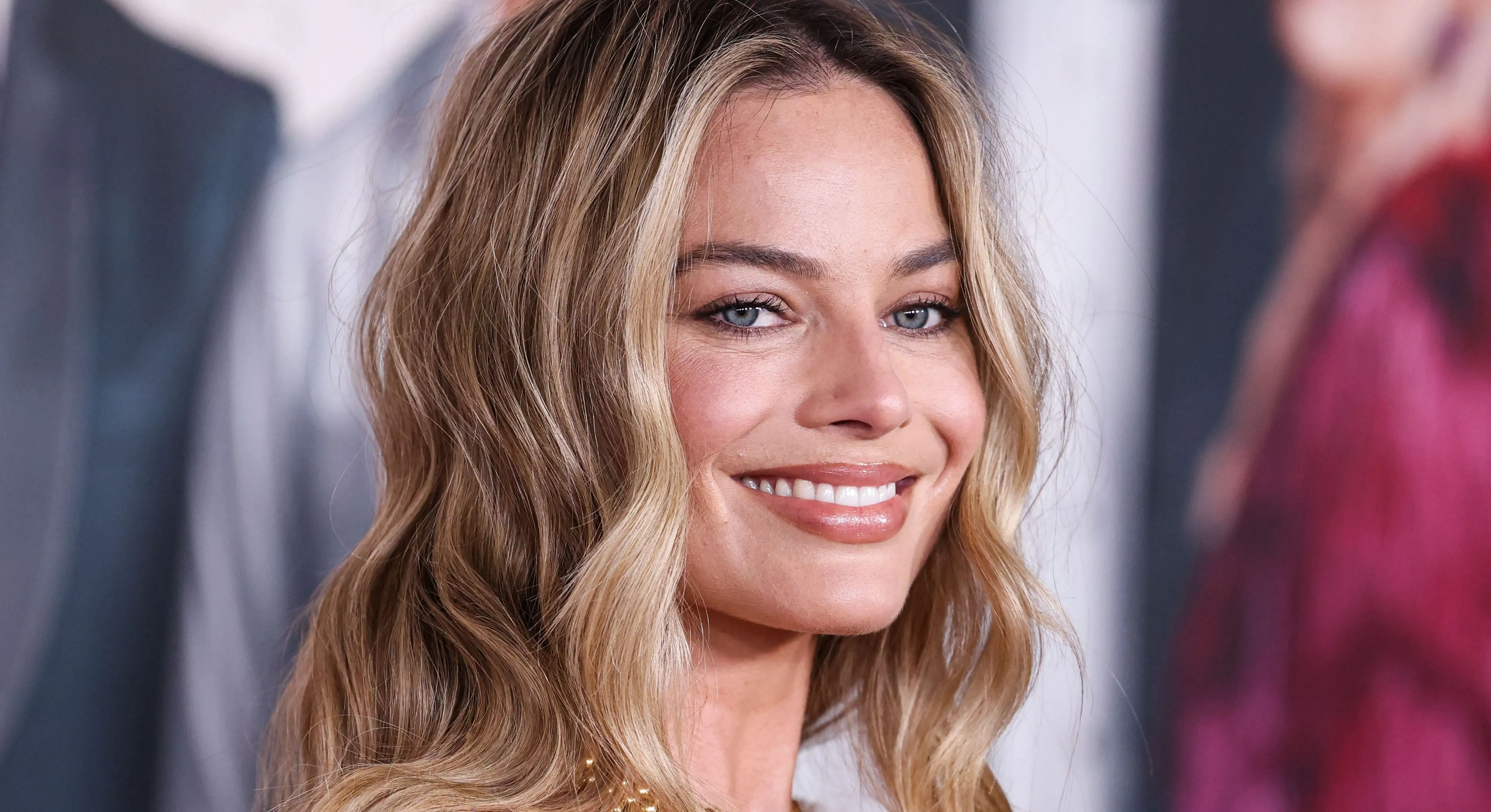Margot Robbie's broer had 3 maanden break nodig na beroemde scène uit The Wolf of Wall Street