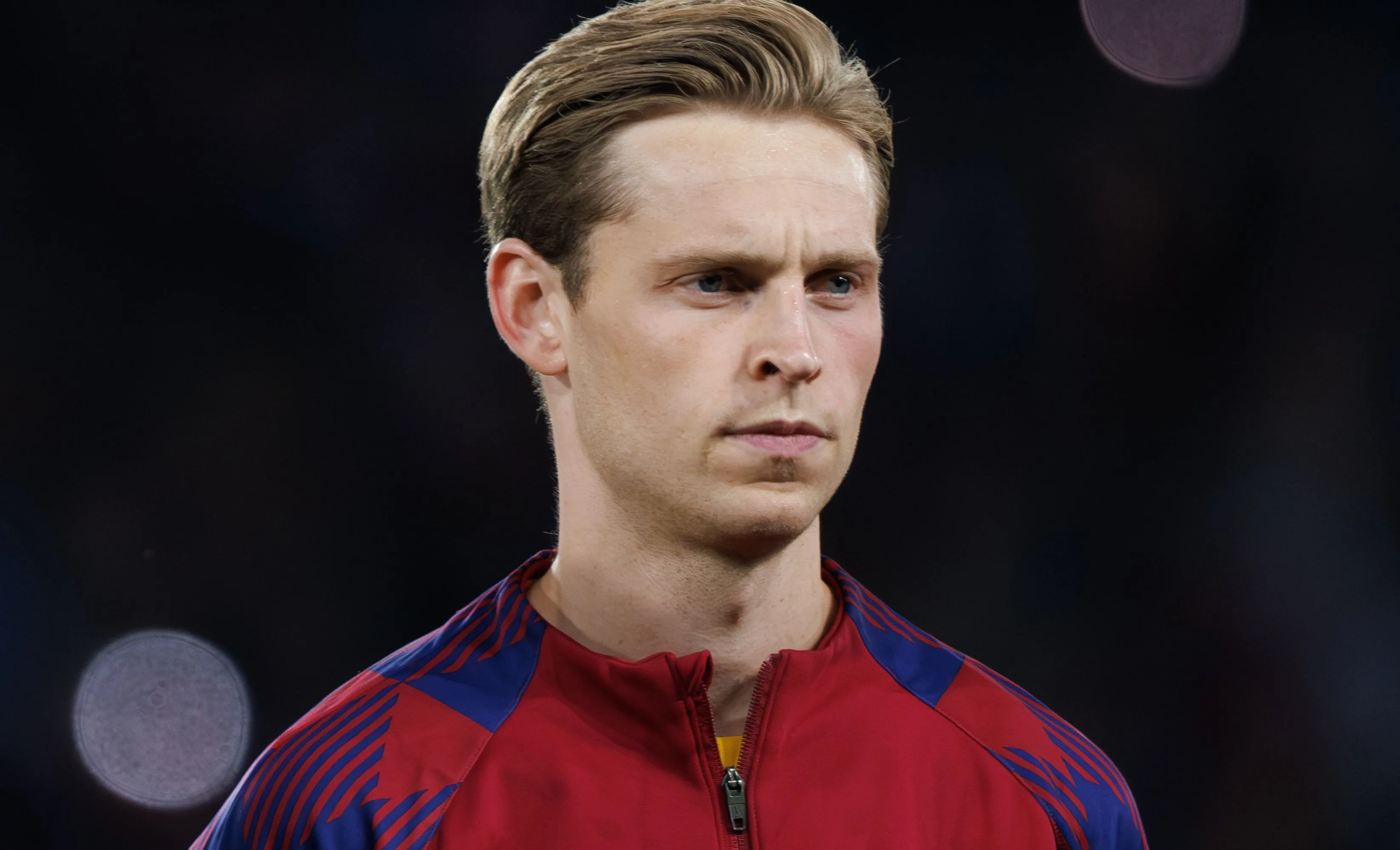 Frenkie de Jong maakt rentree bij Barça na blessure: terug met staande ovatie
