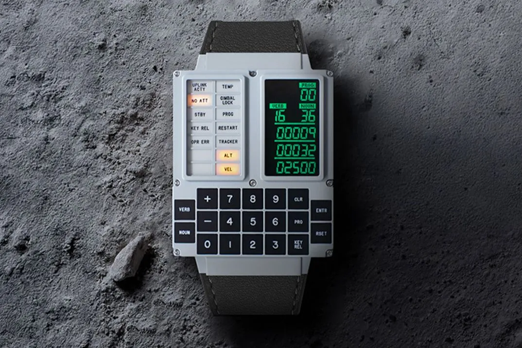apollo instruments dsky moonwatch 0 hero