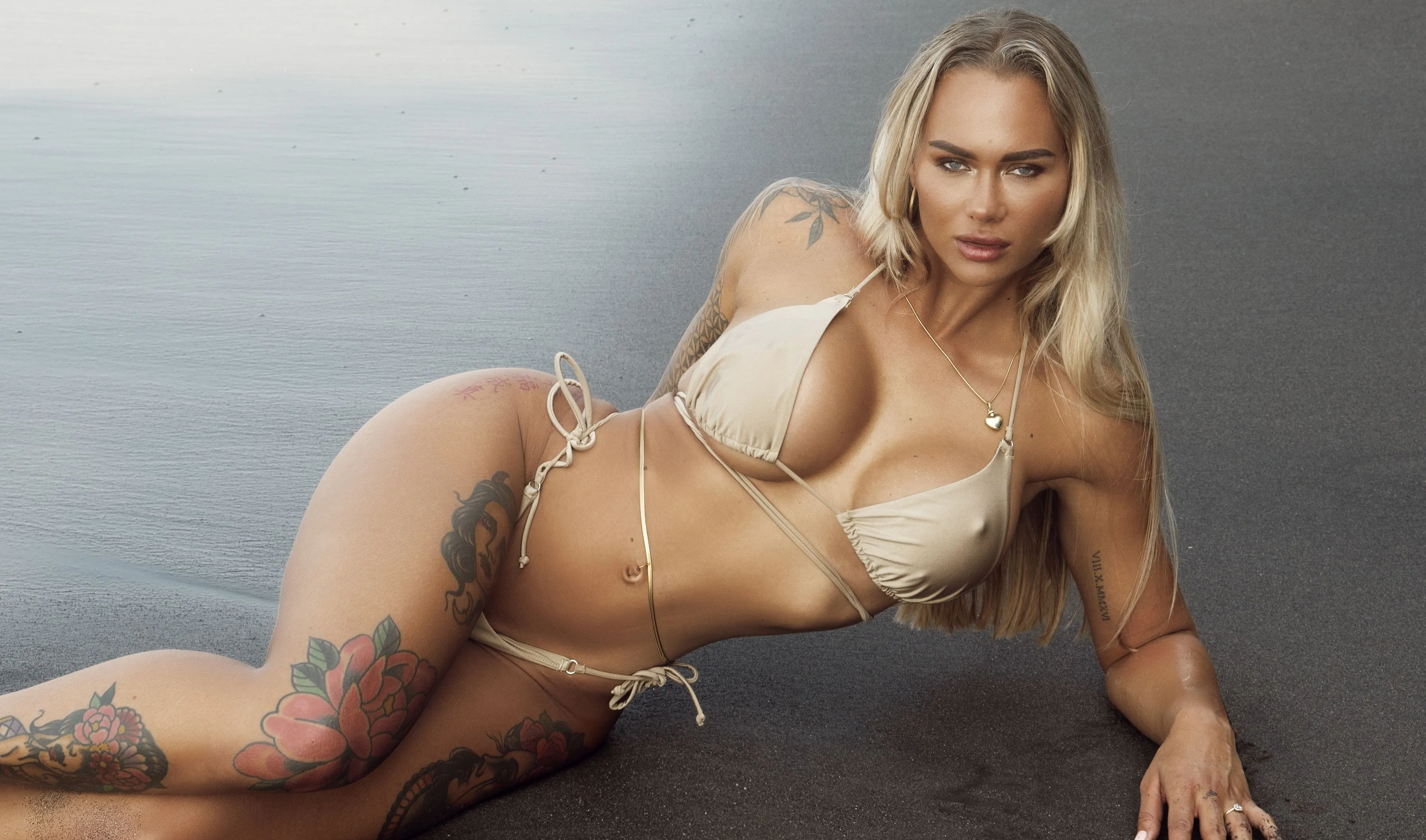 FHM Shoots: Annebel Visscher op Bali