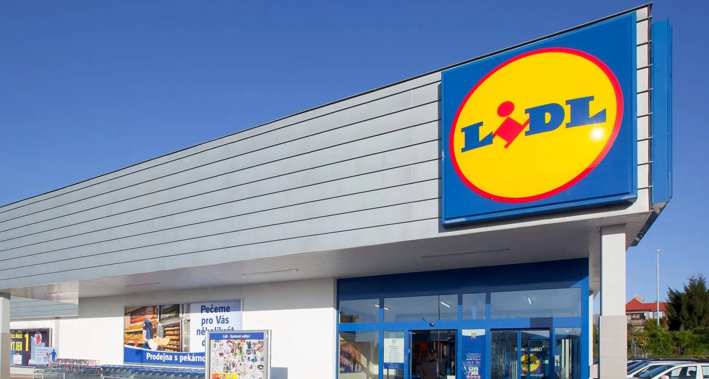 Lidl opent eerste pub in het VK waar je kunt drinken tijdens het boodschappen doen