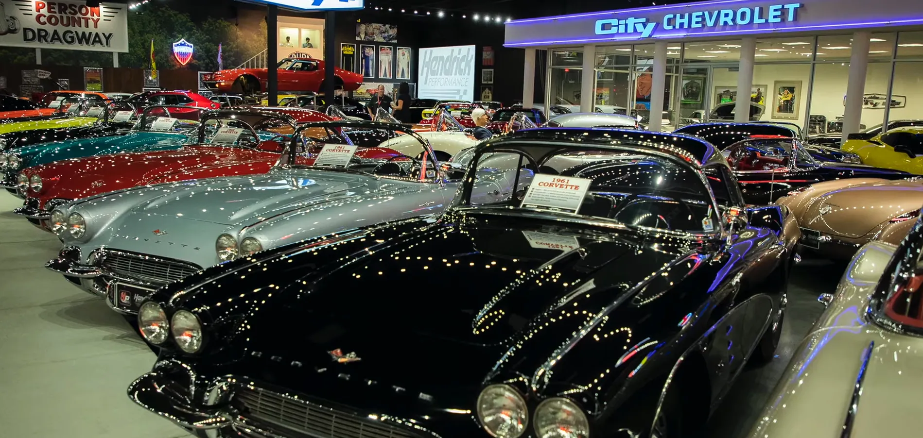 De NASCAR-legend Rick Hendrick heeft een bizarre autocollectie