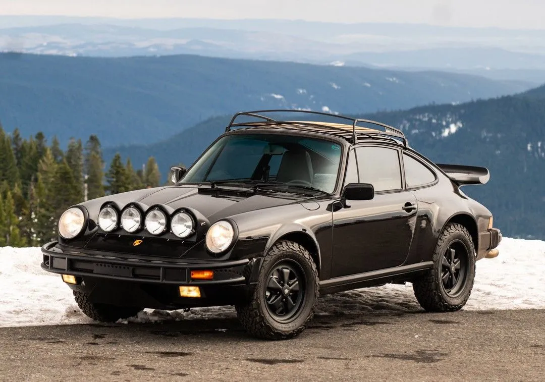 De Porsche 911 Safari uit 1986 is hersteld door Porsche Beaverton